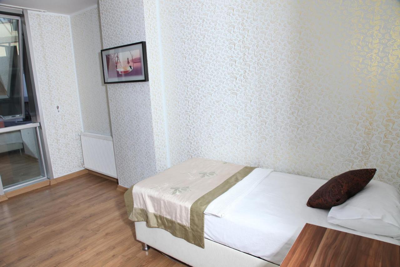 Garden Hill Hotel อิสตันบูล ภายนอก รูปภาพ
